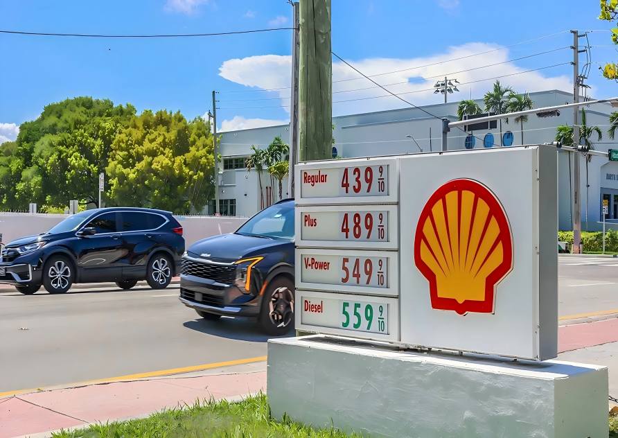 Shell says oil, gas trading strong as war drives volatility
